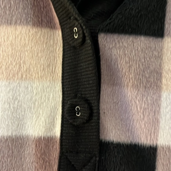 Kenzie black sleeved, checkered front, hooded sweatshirt. Size Large. - Picture 12 of 14